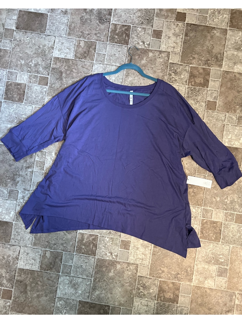 NWT 3X LulaRoe Cozy Kate 3/4-Sleeve Sharkbite Tee